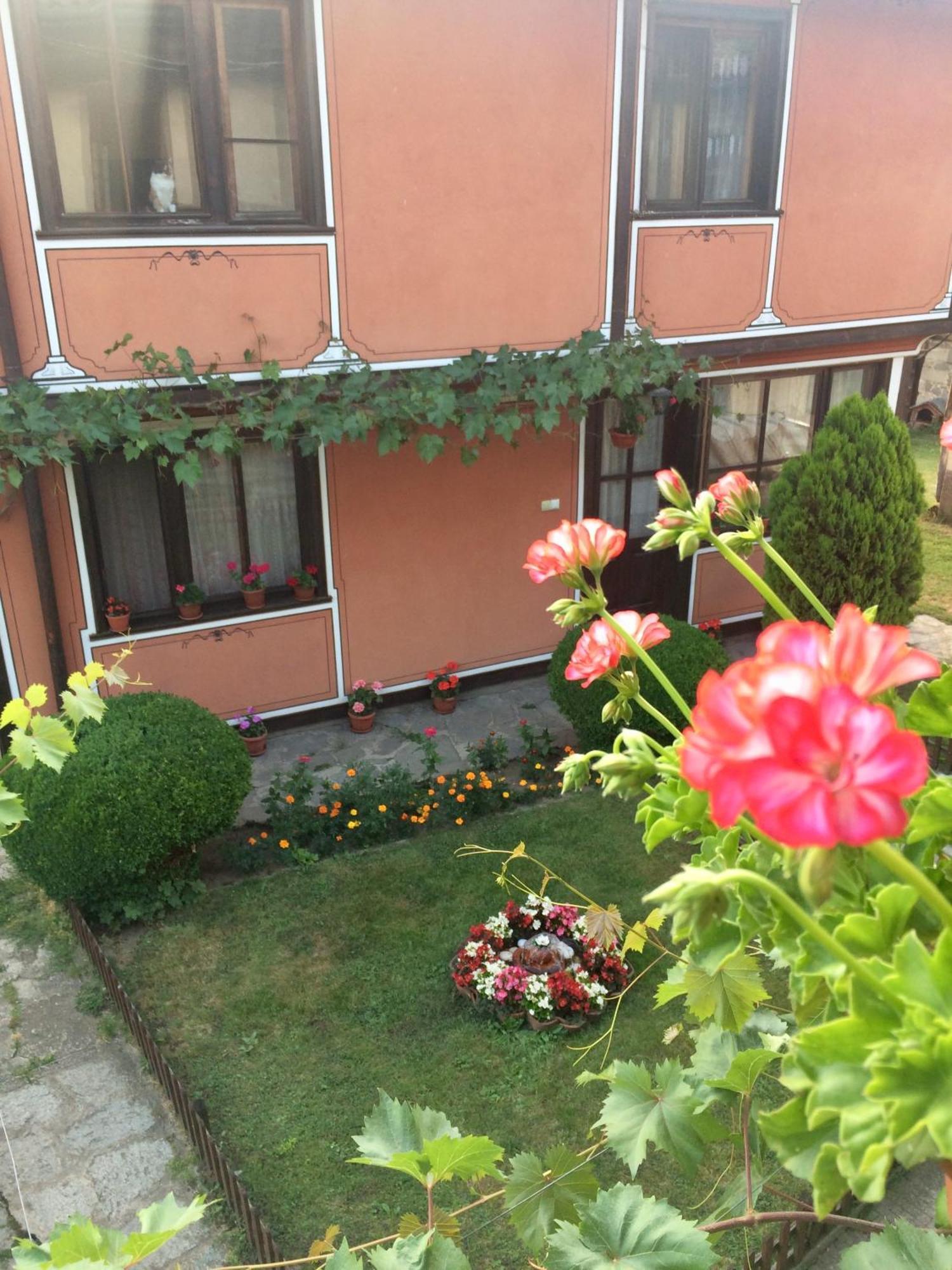 Guest Rooms Dona Копривштица Экстерьер фото